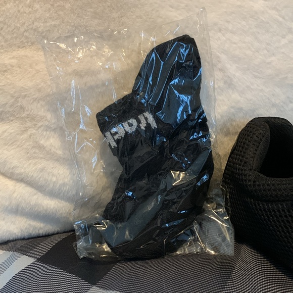 TrackSTAR Men’s Size 11 Cleats w/ Socks and Replacement Spikes - Picture 5 of 9